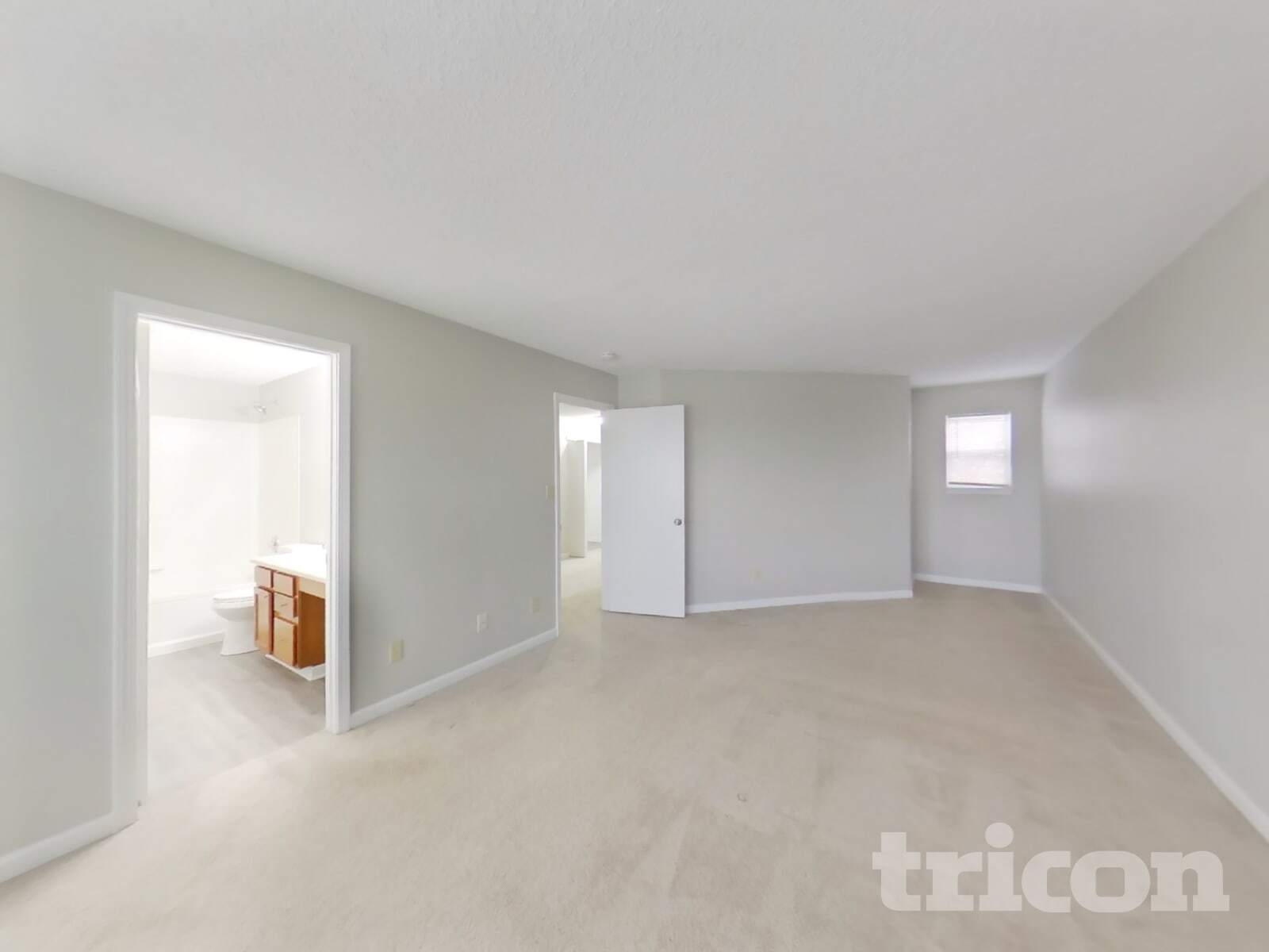 Building Photo - 1296 Edgewater Dr