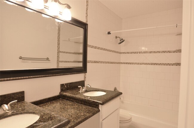 Building Photo - 2372 Triway Ln