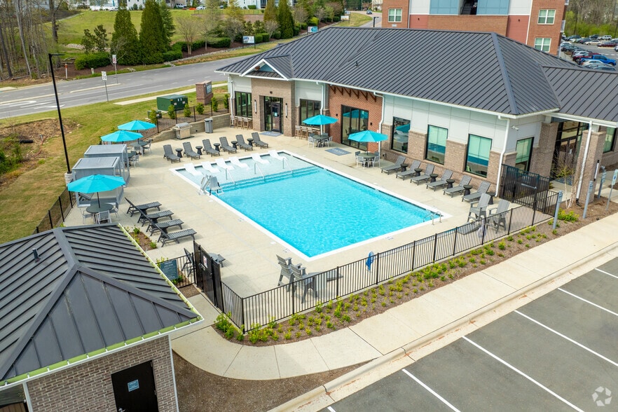 Gated Pool - Encore at Heritage