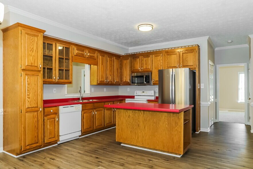 Building Photo - 2461 Sanjo St NE