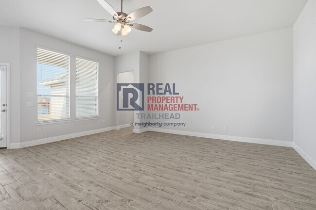 Building Photo - Thoughtfully Designed 4 Bed Home with Elevated Interiors and Lake Views