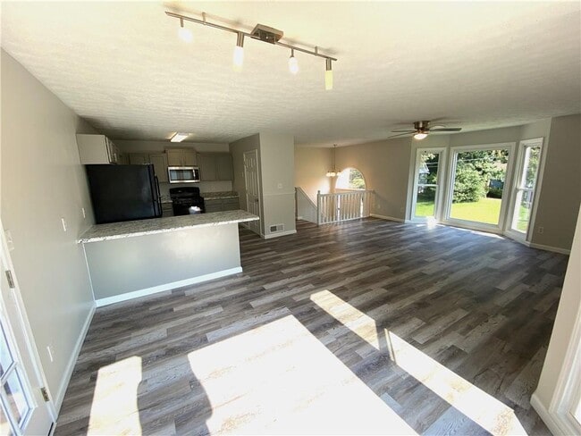 Building Photo - 109 Indian Trail Dr