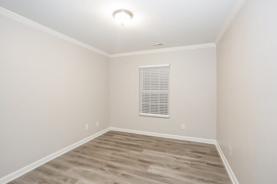 Building Photo - 4611 Meadowfield Rd