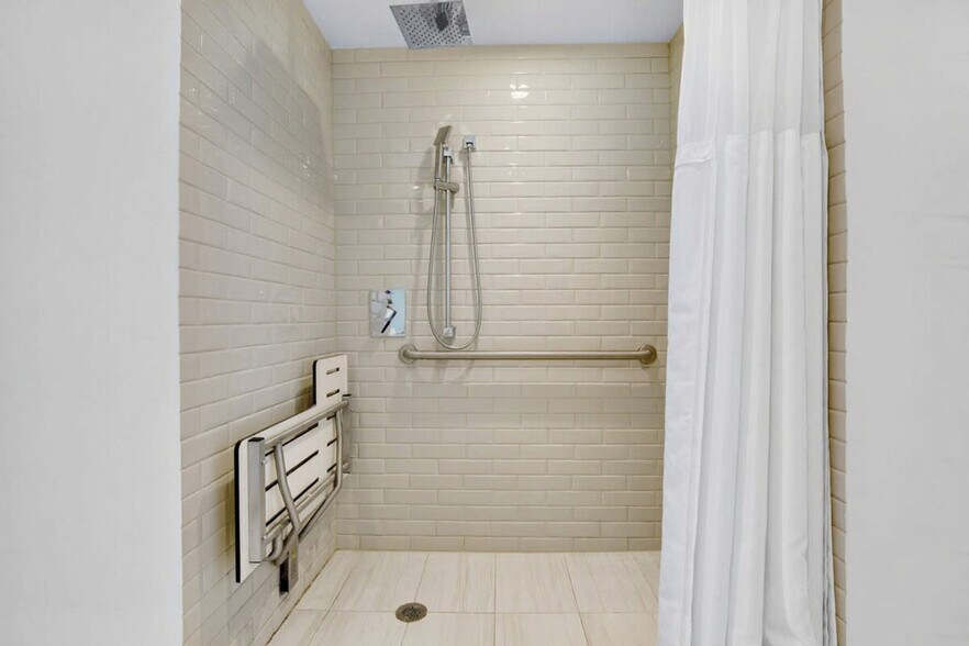 Building Photo - 4010 S Ocean Dr