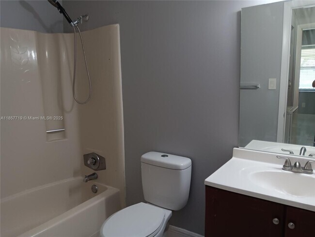 Building Photo - 6040 Shaker Wood Cir