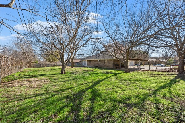 Building Photo - 3/ Midway ISD