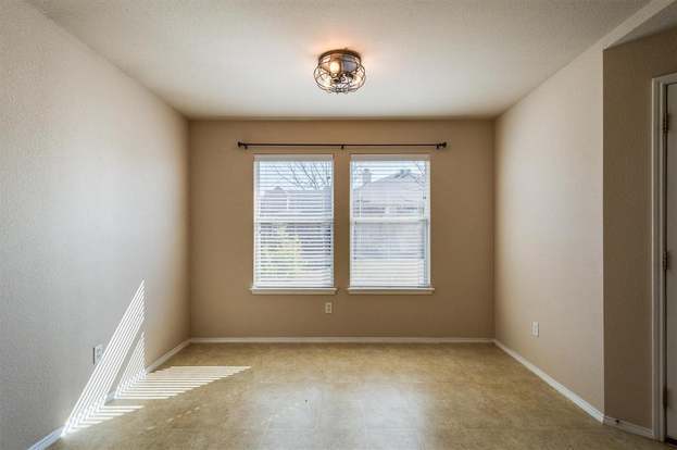 Building Photo - 706 Lakeview Dr