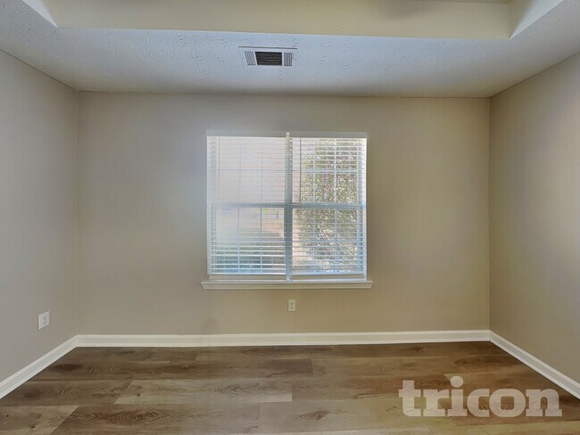 Building Photo - 210 Baxter Ln