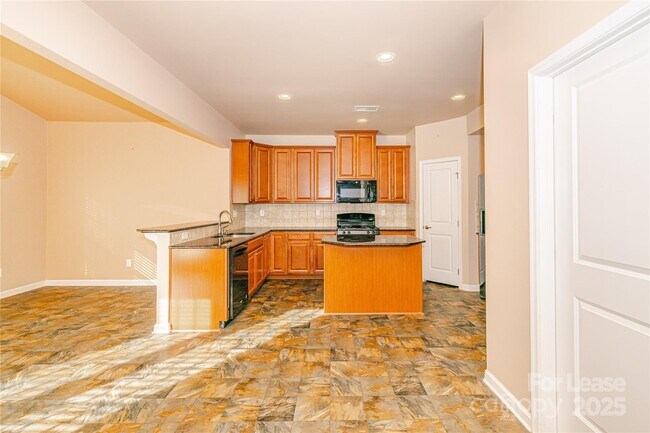 Building Photo - 7402 Dover Mill Dr SW
