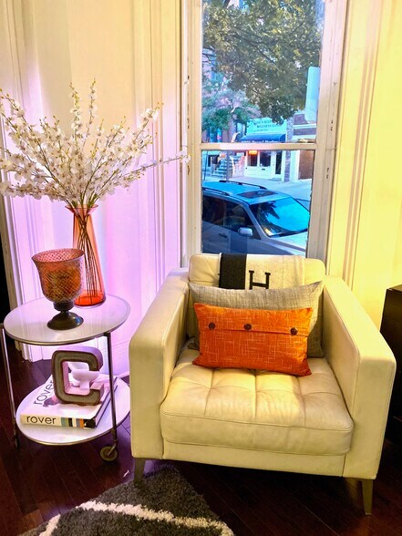 Building Photo - 24 E Eager St