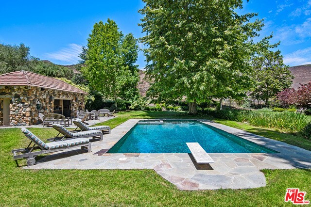 Building Photo - 5721 Bonsall Dr