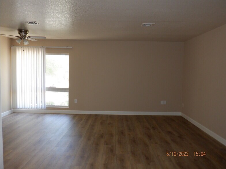 Building Photo - 9885 E La Palma Ave