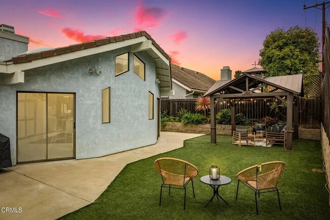 Building Photo - 2226 Sanderling St