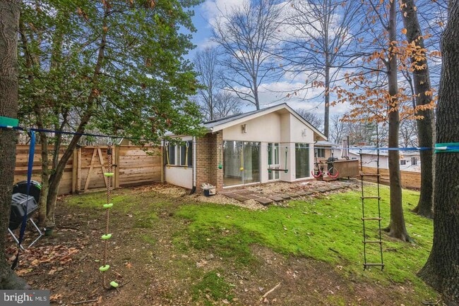 Building Photo - 7700 Hamilton Spring Rd