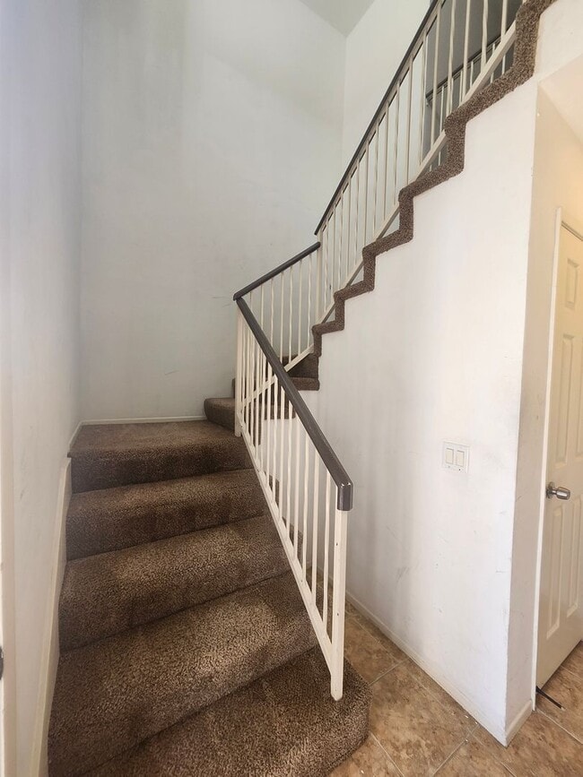 Building Photo - Beautiful 2 bedroom 1.75  bath Home Alta Loma