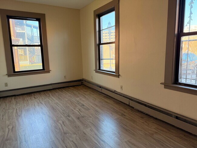 Building Photo - 44 Alden St