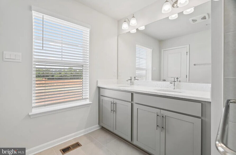 Building Photo - 262 Ensemble Way