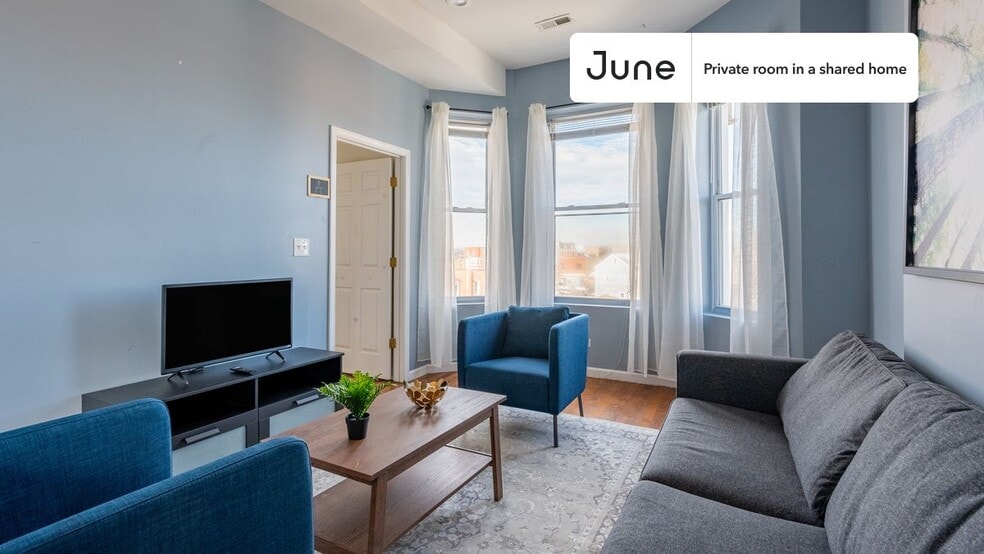 Building Photo - Room in Shared 3 bed/2 bath home