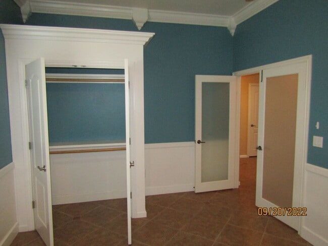 Building Photo - Beautiful Traditions Single Story Home is Centrally Located Near Shopping/101 Frwy