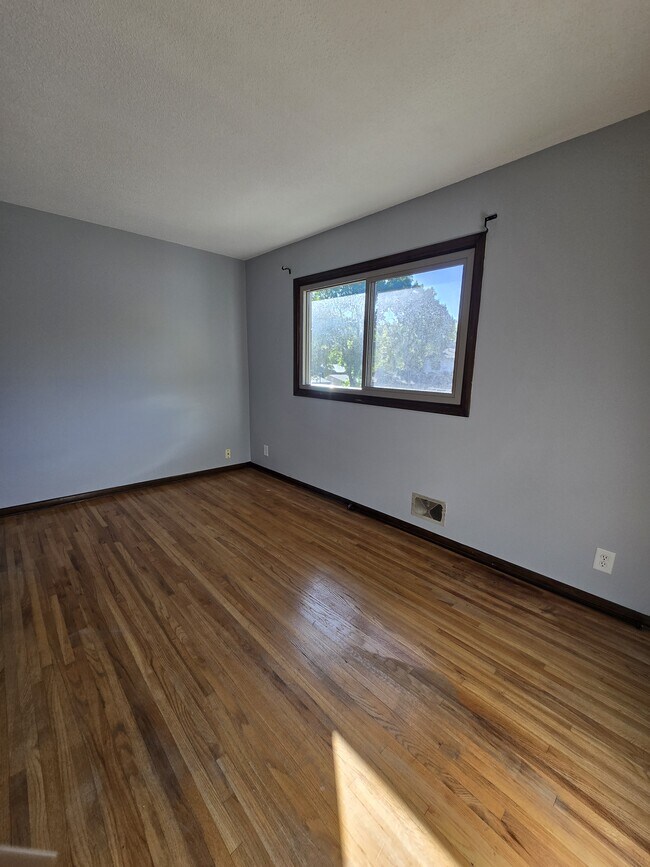 Building Photo - 1551 N Oberlin Cir