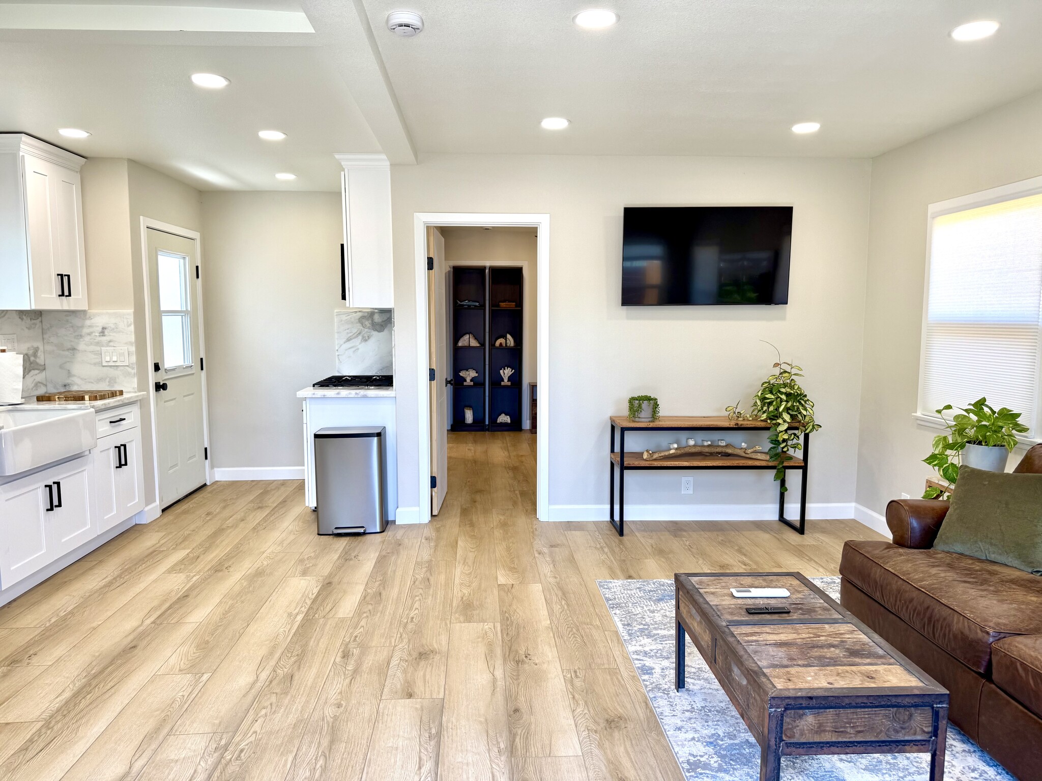 Building Photo - 4869 Inglewood Blvd