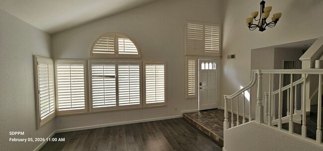 Building Photo - NORTH MIRA MESA / SAN DIEGO - Nice Renovated 4 Bedroom / 2.5 Bath House.  AVAILABLE NOW!