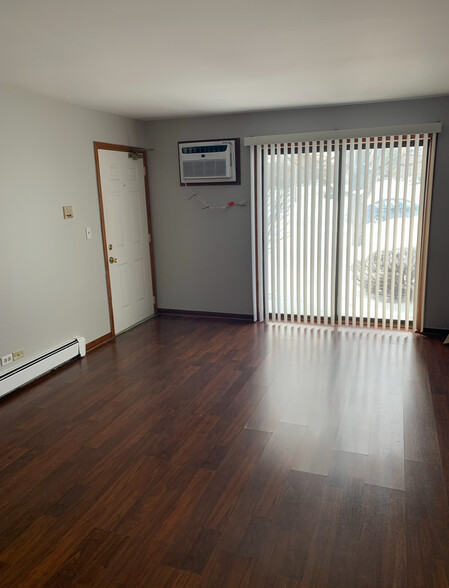 Primary Photo - 1200 Whispering Hills Ct