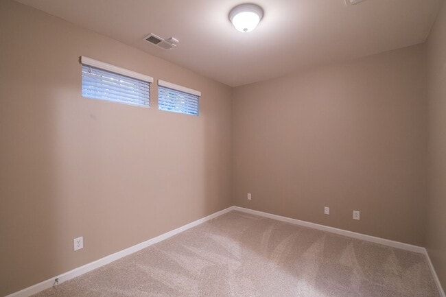 Building Photo - Gorgeous Townhome in the Heart of Fort Mil...