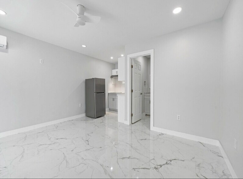 Building Photo - 16135 SW 86th Terrace