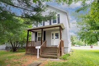 Building Photo - 8402 Blue Ash Rd