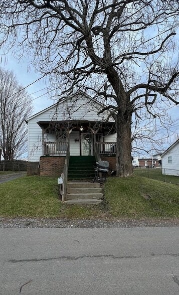 Building Photo - 500 Bailey Ave