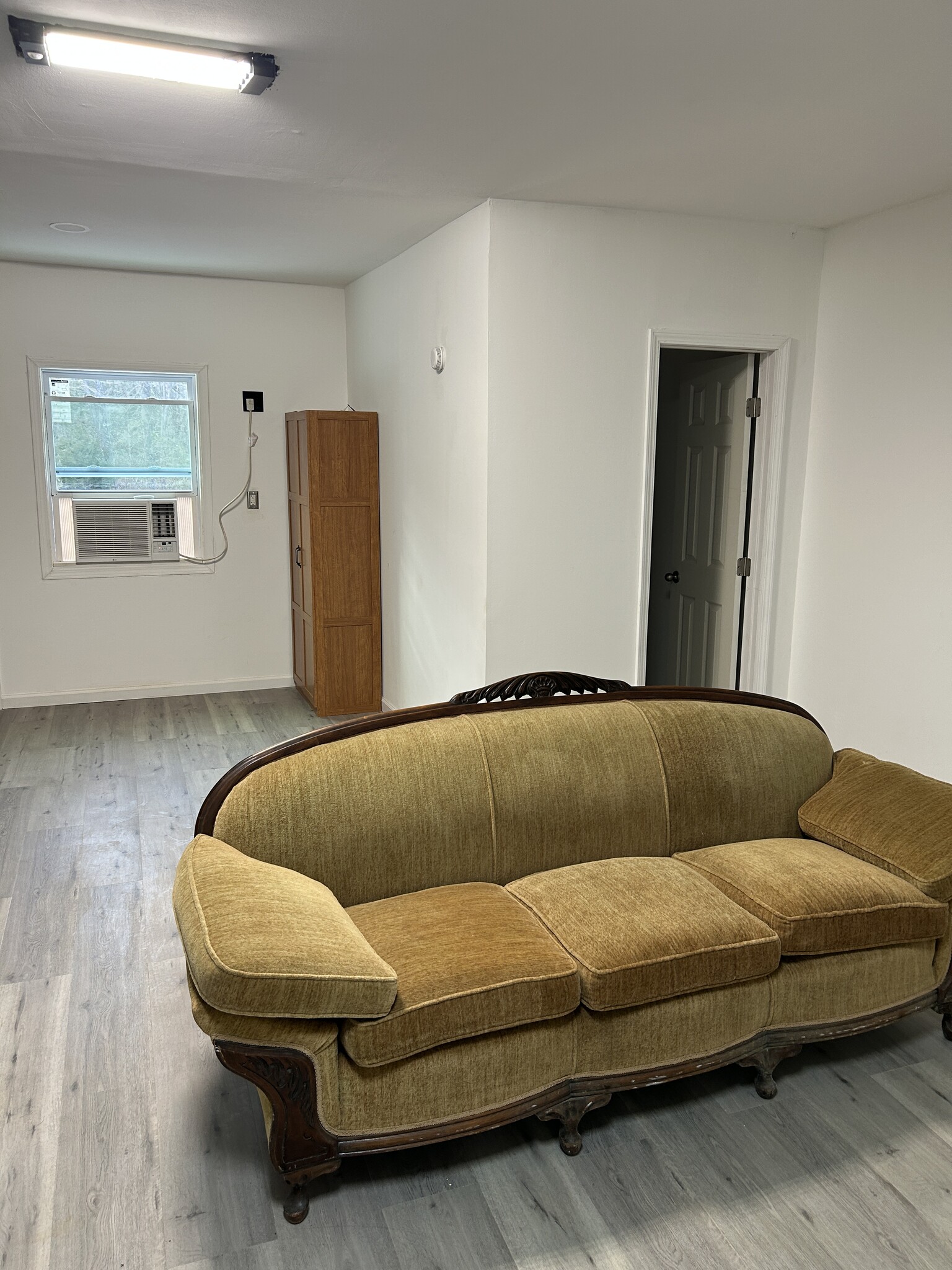 Building Photo - 5 Counts St