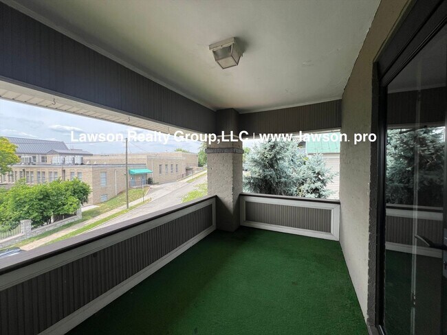 Building Photo - 928 2nd St SW