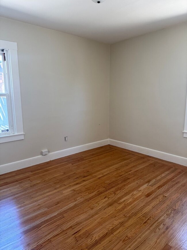 Building Photo - 1464 33rd St