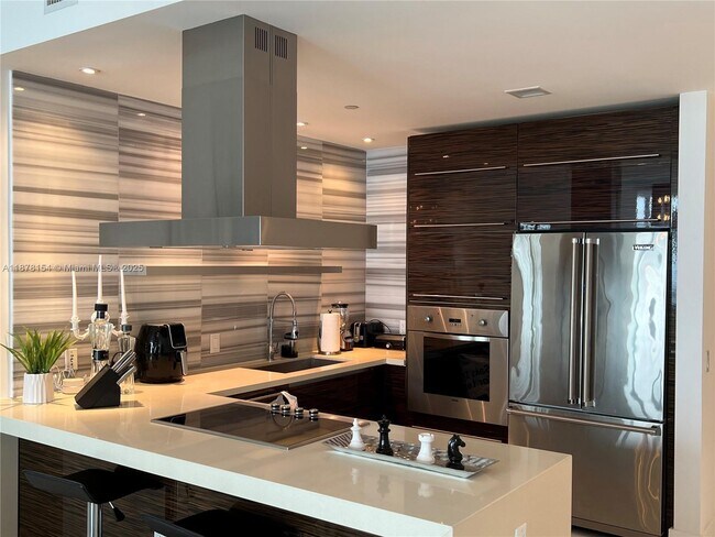 Building Photo - 1100 Biscayne Blvd
