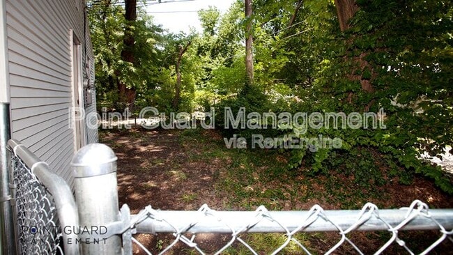 Building Photo - 846 S Belmont Ave