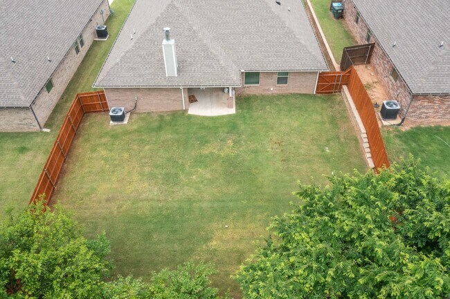 Building Photo - Beautiful Home in Woodland Park