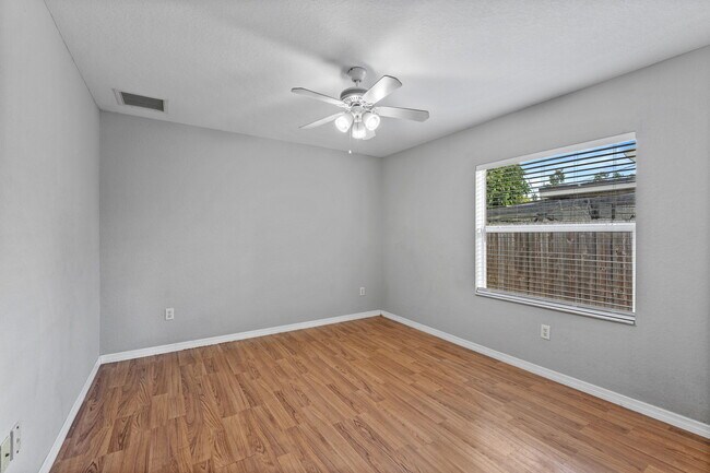 Building Photo - 6515 34th Ave N