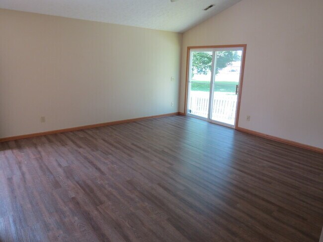 Building Photo - 6132 Kensington Glen Dr