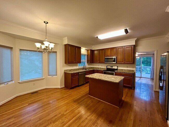 Building Photo - Rare Single-Level Ranch in Midlothian – 1,999 Sq Ft, 4BR/2.5BA with 1-Car Garage | St. James Woods