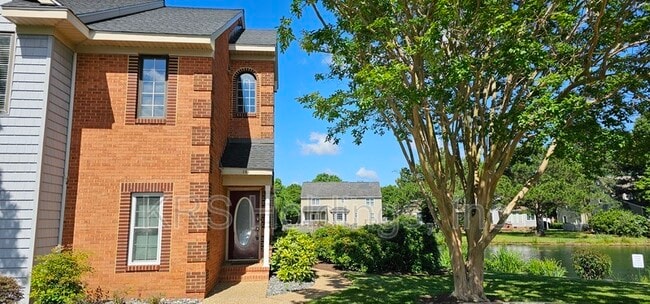 Primary Photo - 200 Mainsail Dr