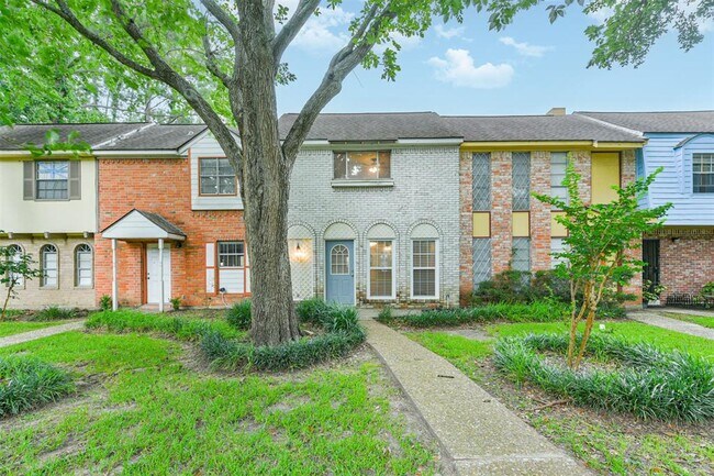 Building Photo - 433 Sunset Dr