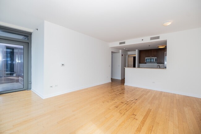 Building Photo - 60 E Monroe St