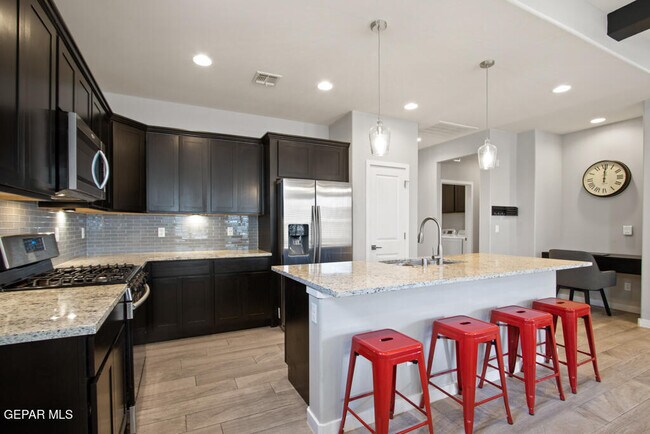 Building Photo - 14345 Jonathan K. Molina Ct