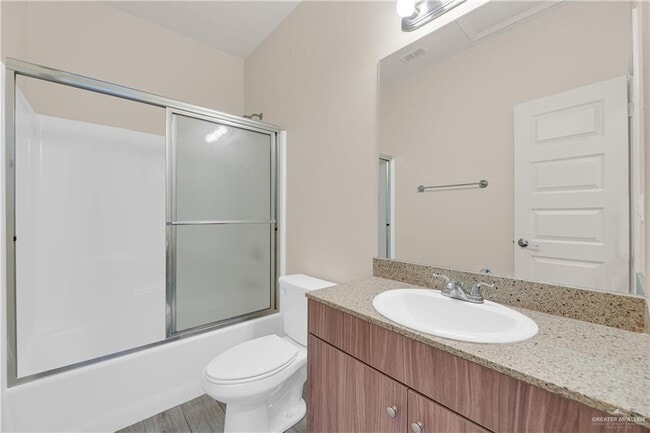 Building Photo - 19 Carlisle Ave