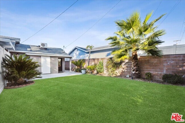 Building Photo - 9728 Kessler Ave