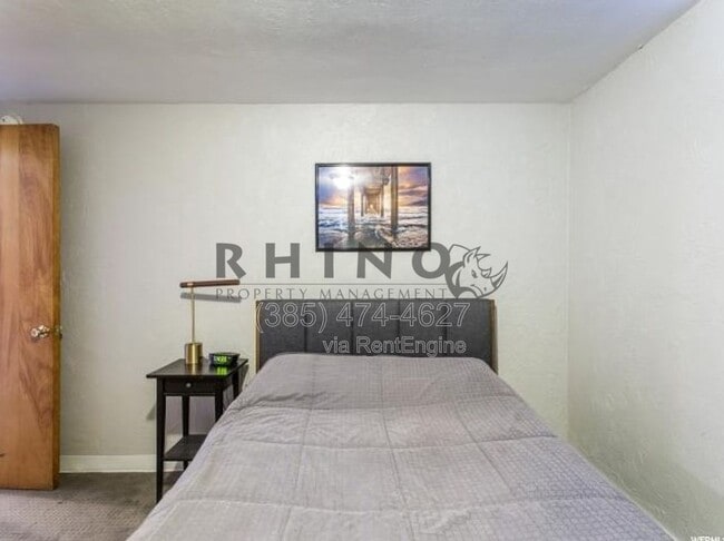 Building Photo - 615 Grand St E