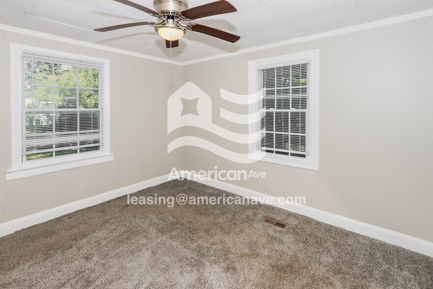 Building Photo - 104 Bowden Dr