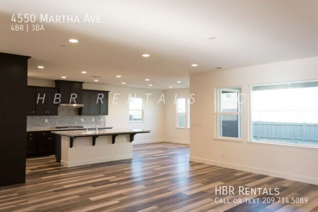 Building Photo - 4550 Martha Ave