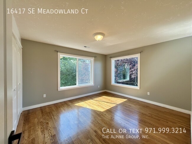 Building Photo - 16417 SE Meadowland Ct